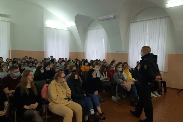 ВСТРЕЧА УЧАЩИХСЯ С ИНСПЕКТОРОМ ИДН