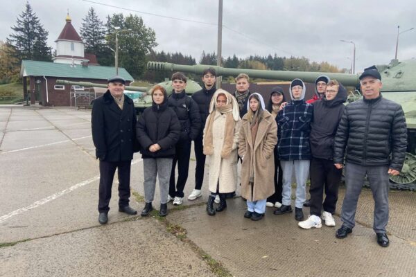 Выходные с пользой: учащиеся и преподаватели Слонимского медицинского колледжа посетили историко-культурный комплекс “Линия Сталина”.