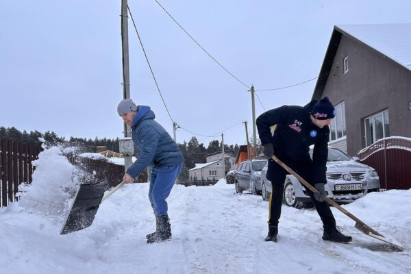 Нестрашна нам снежная стихия, так как вместе мы сила!
